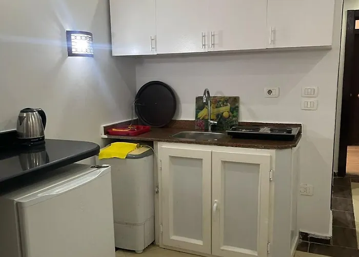 Apartment Steps From & Near Airport Furnteched, Kitchenette, Full Free Wifi
