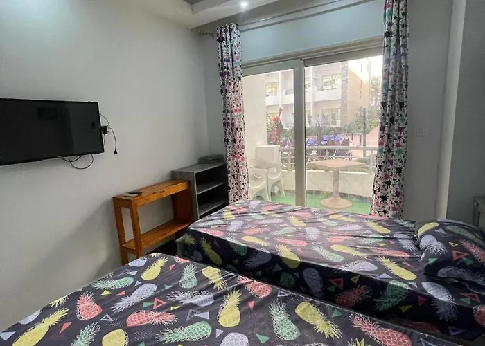 Steps From & Near Airport Furnteched, Kitchenette, Full Free Wifi Hurghada