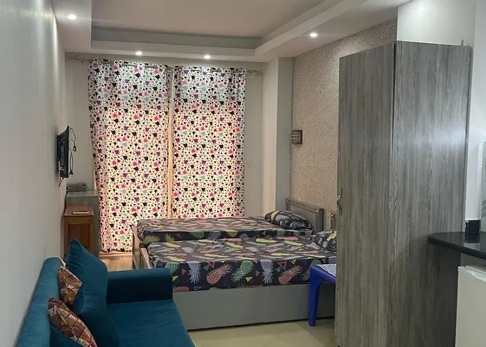 Steps From & Near Airport Furnteched, Kitchenette, Full Free Wifi Hurghada
