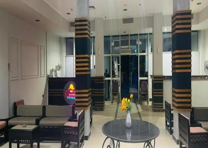 Steps From & Near Airport Furnteched, Kitchenette, Full Free Wifi Apartment Hurghada