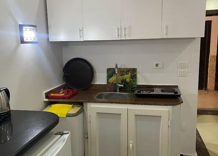 Steps From & Near Airport Furnteched, Kitchenette, Full Free Wifi Hurghada